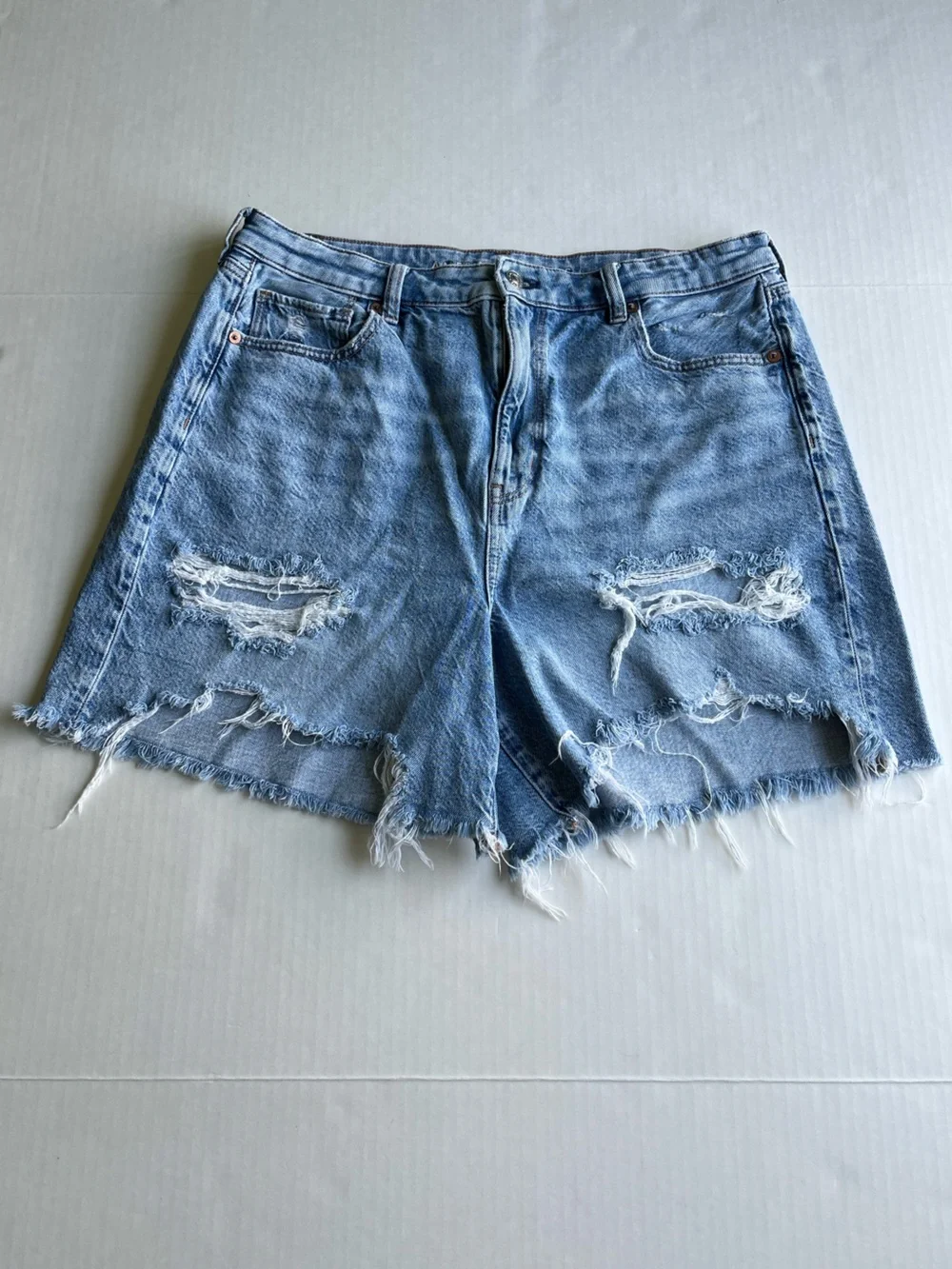 American Eagle Women’s Denim Baggy Mom Jeans Shorts 14